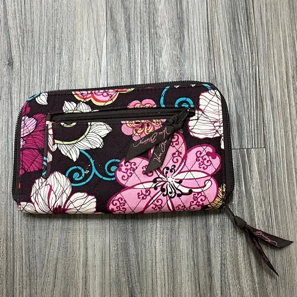 Vera Bradley zip-around wallet, retired Mod Floral Pink pattern—cigarette smell - Picture 4 of 6